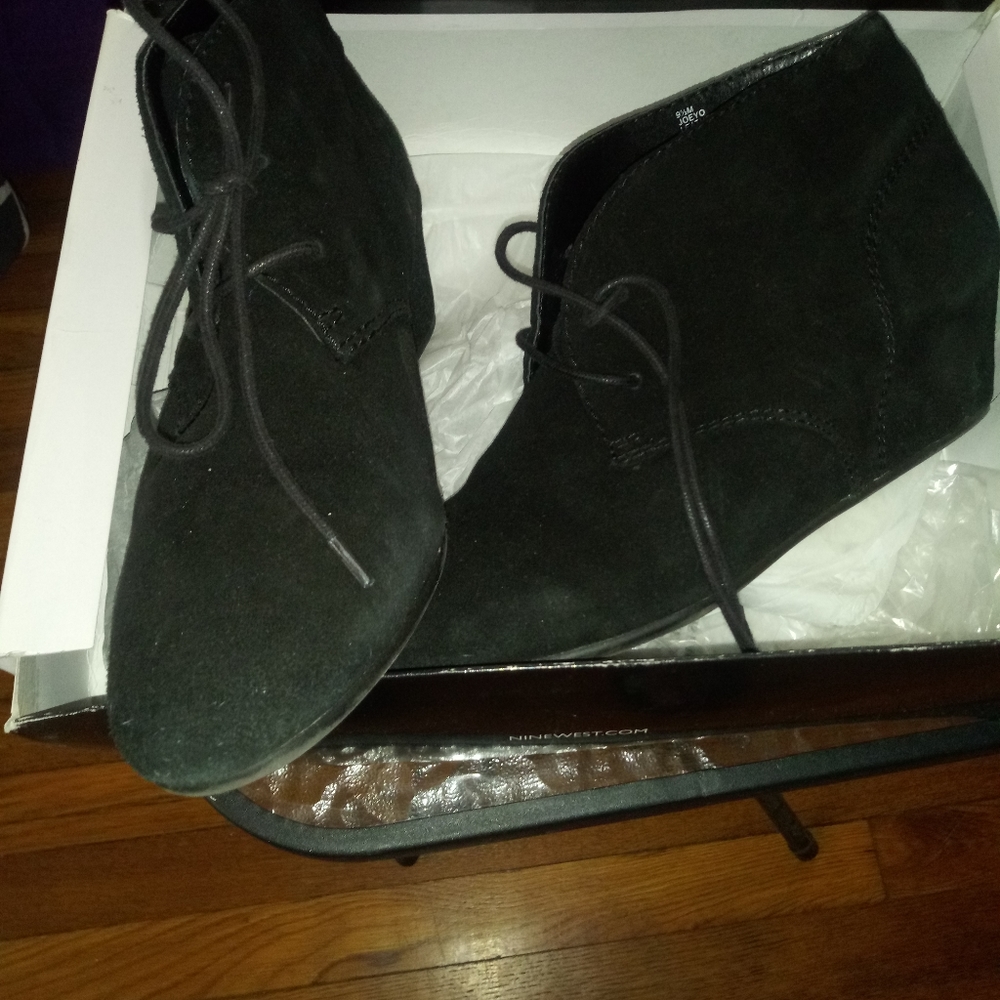 Black wedge shoes
